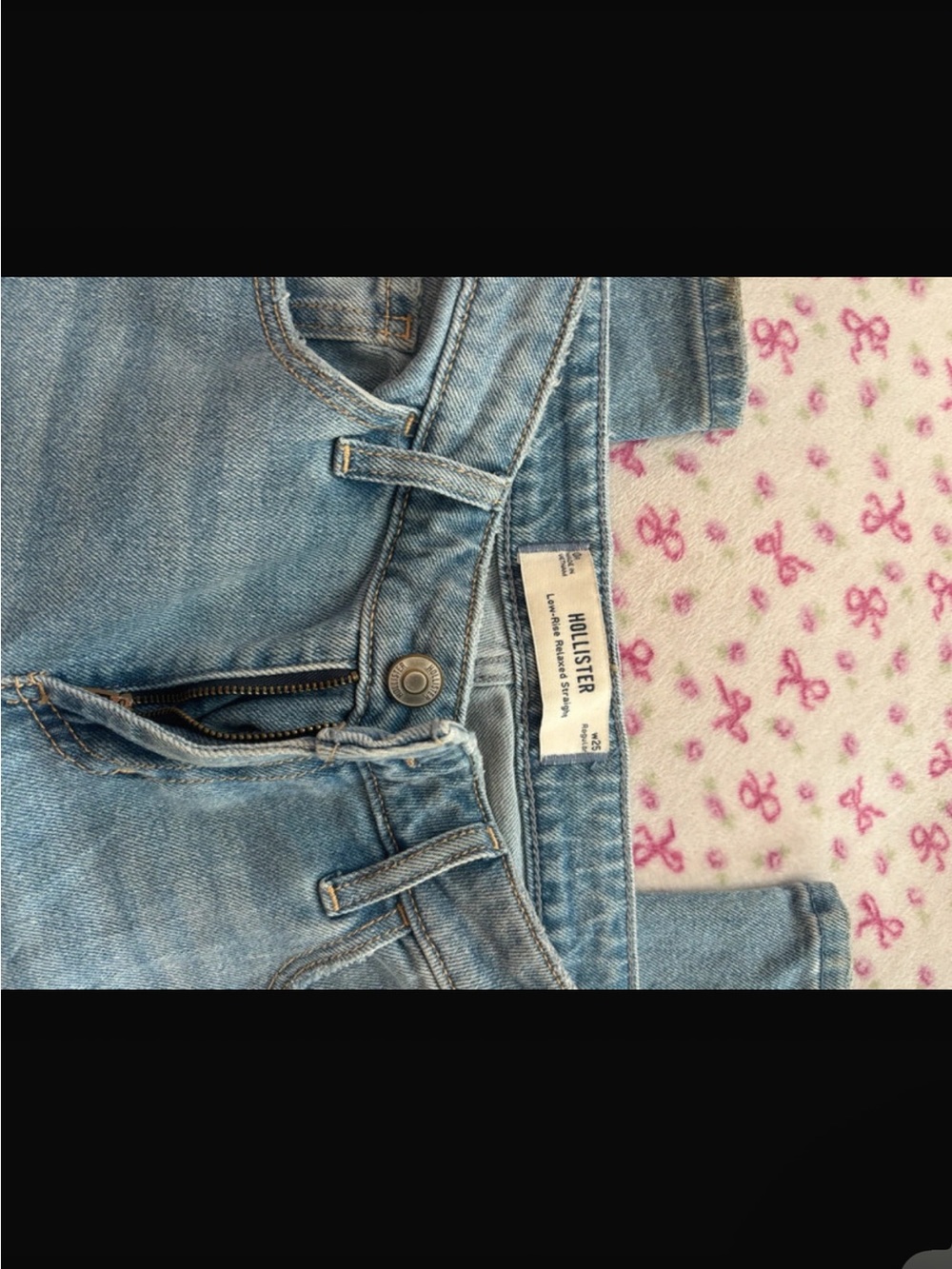 Hollister Women's Light Blue low rise Denim Jeans